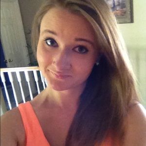 Meet your Posher, Carissa